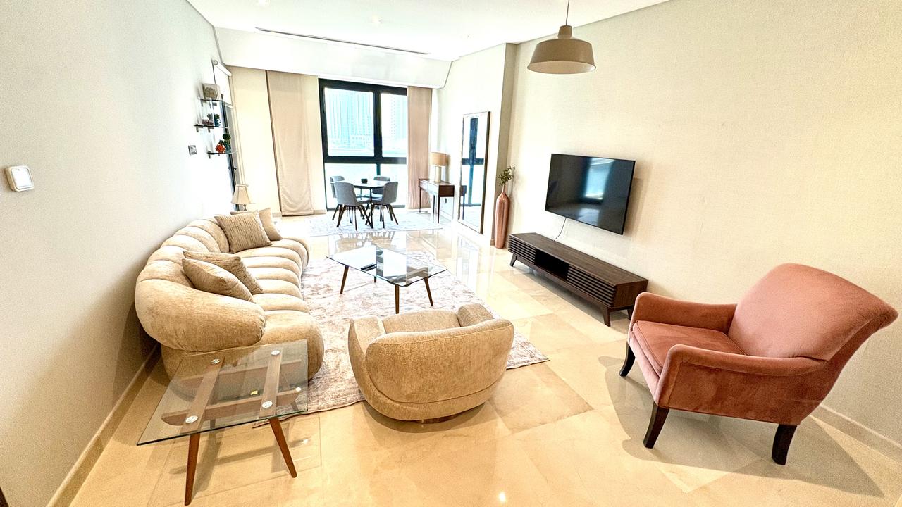 One-Bedroom Apartment with Water Views