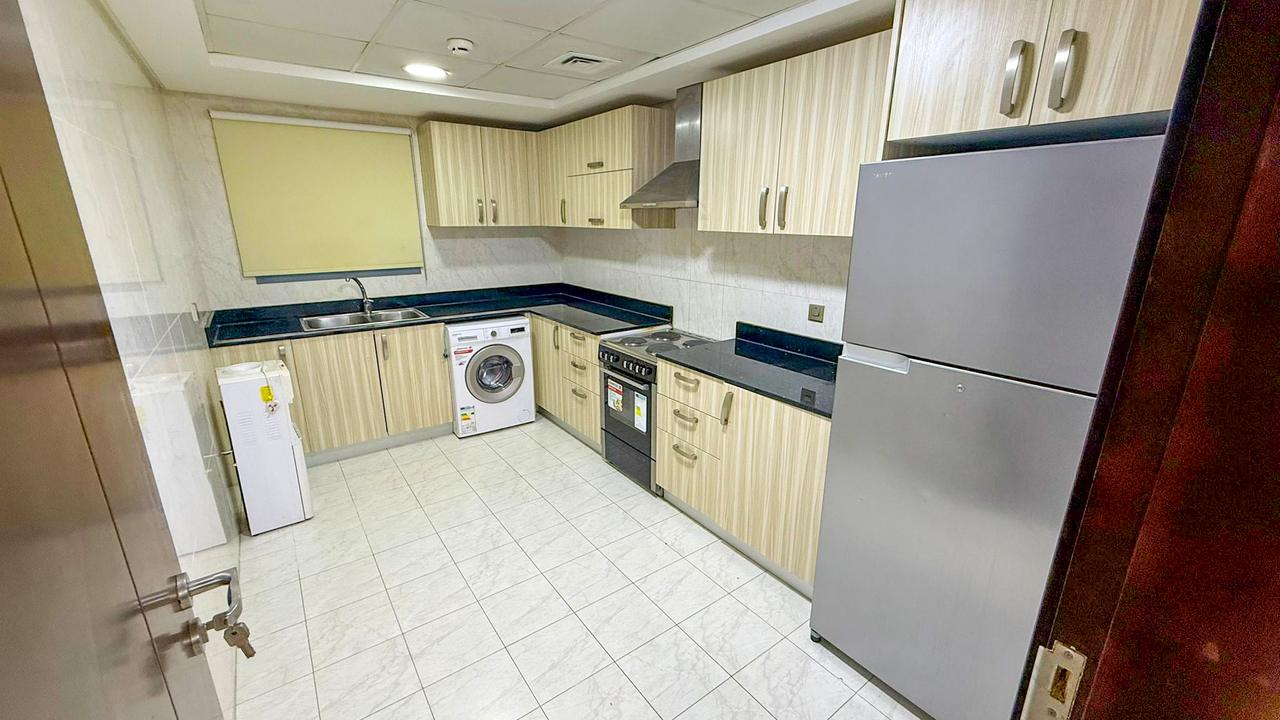 2-Bedroom Flat with Pool and Gym Access