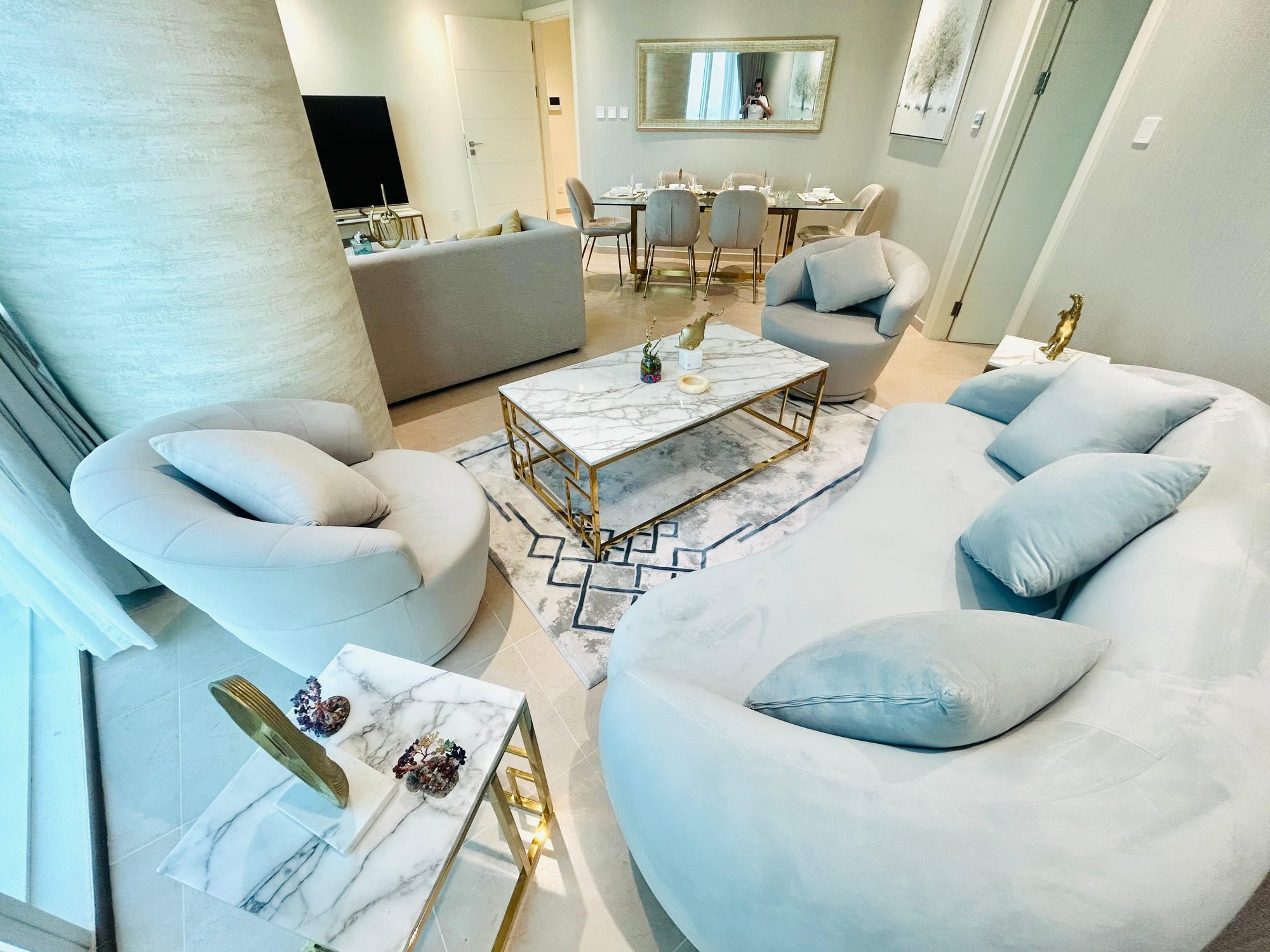 Two-Bedroom Apartment with Shared Pool and Gym