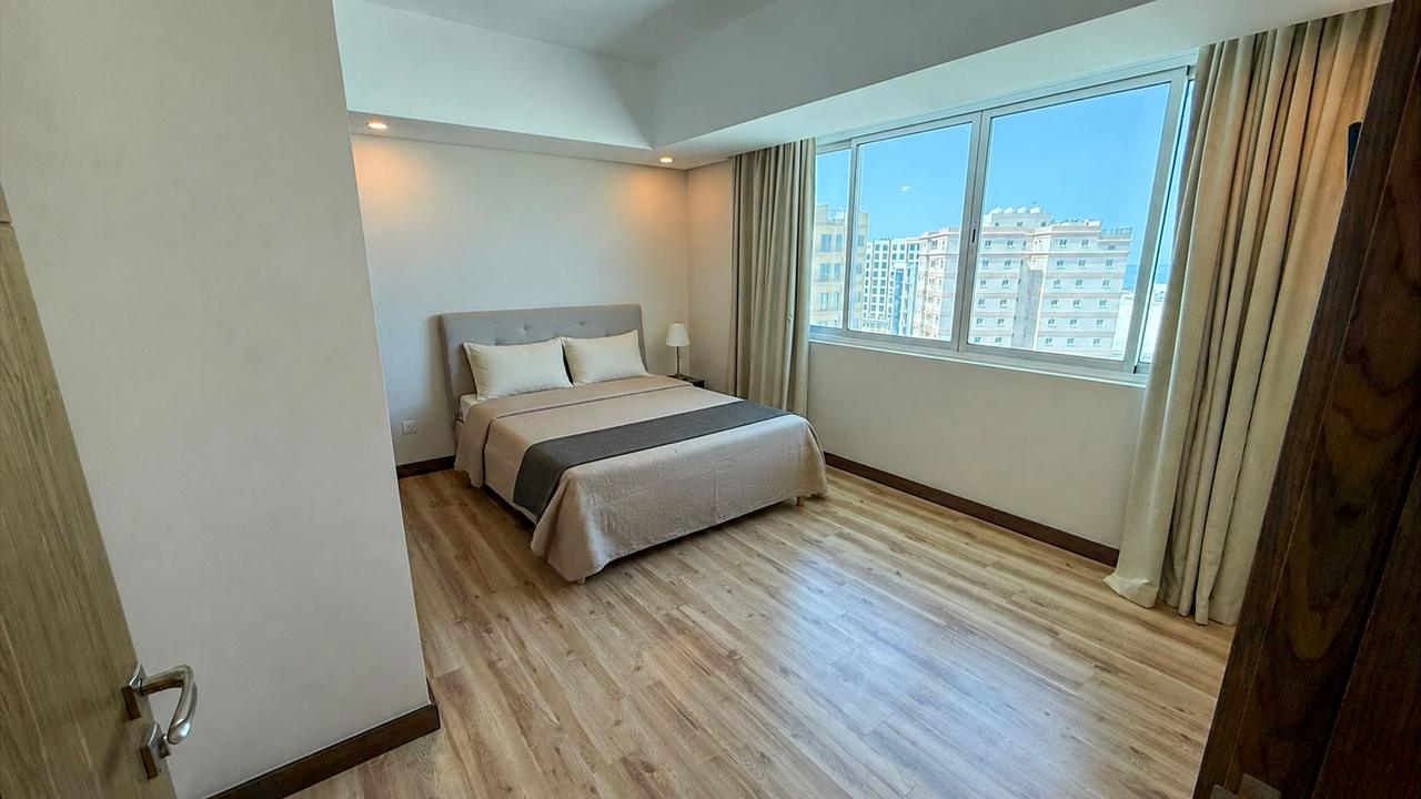 2-Bedroom Flat with Pool and Gym Access