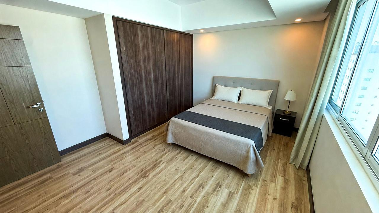 2-Bedroom Flat with Pool and Gym Access