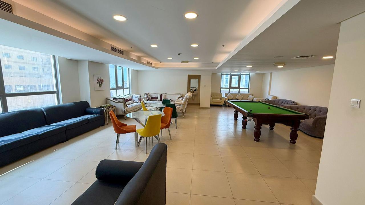 One-Bedroom Apartment with Pool and Gym