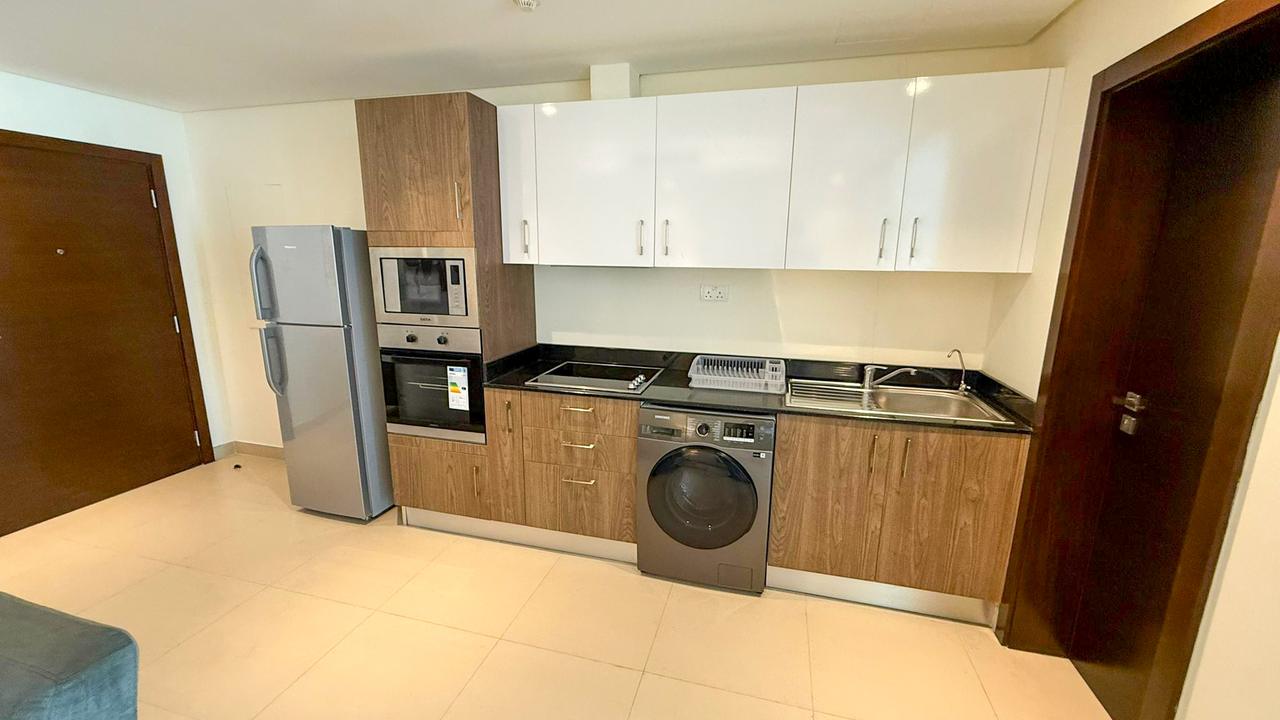 1-Bedroom Apartment with Shared Pool and Gym