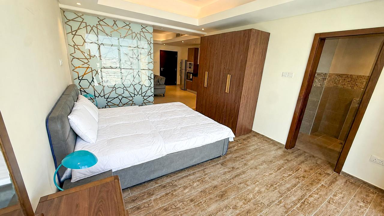 1-Bedroom Apartment with Shared Pool and Gym