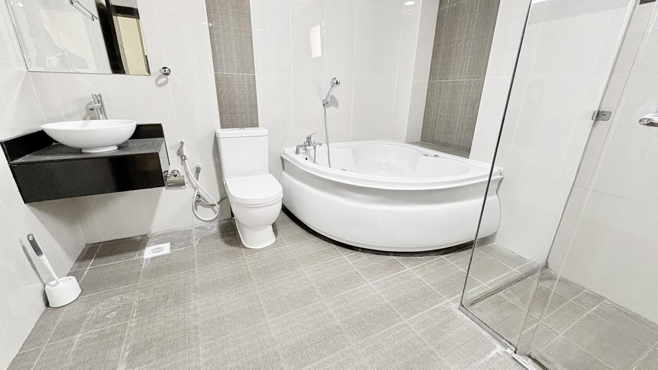 Two Bedroom Apartment with Private Jacuzzi