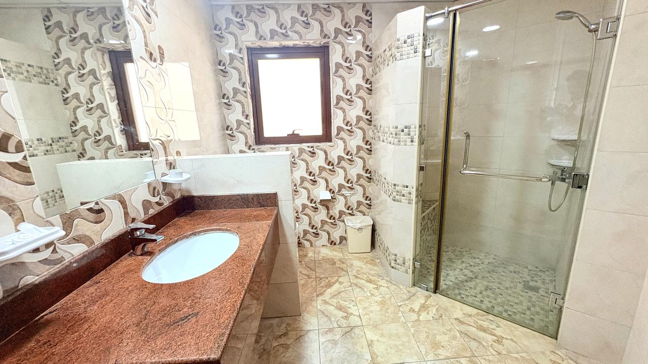 One-Bedroom Apartment with Pool and Gym Access