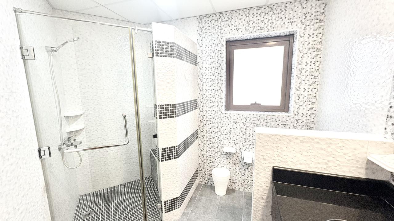 One-Bedroom Apartment with Pool and Gym Access