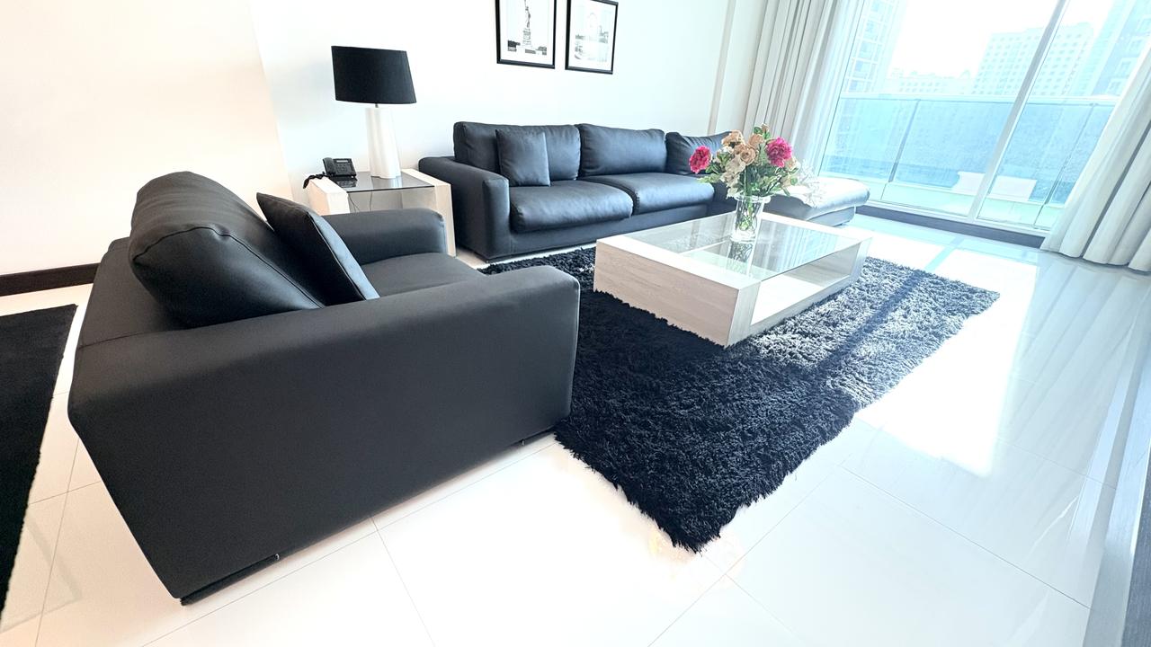 Three Bedroom Apartment with Private Pool and Gym