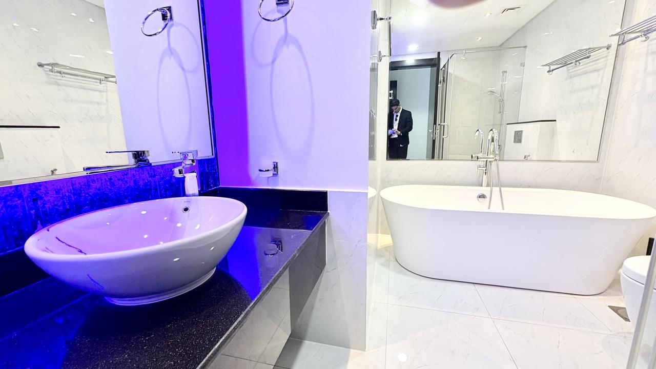 Three Bedroom Apartment with Private Pool and Gym