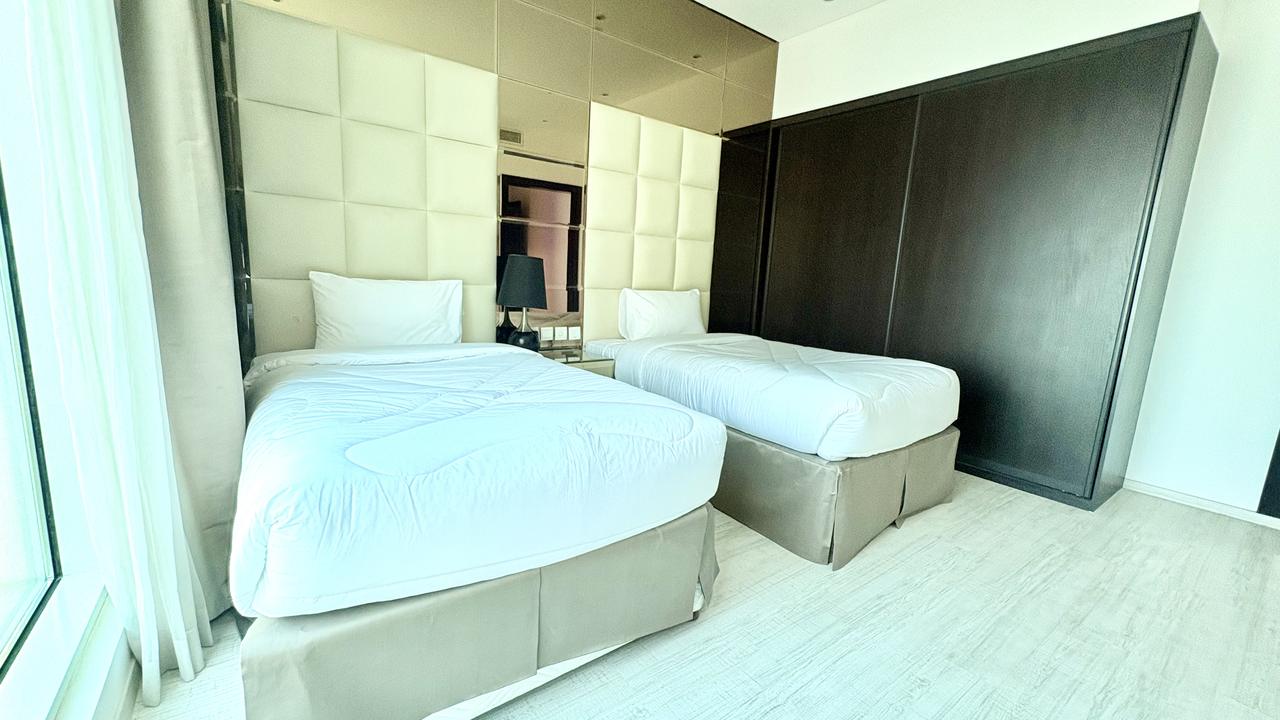 Three Bedroom Apartment with Private Pool and Gym