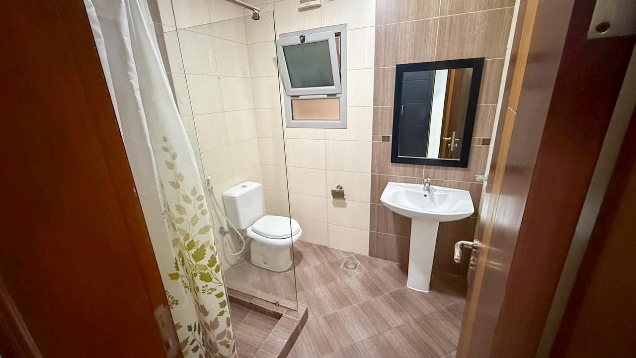 Three Bedroom Apartment with Gym and Concierge