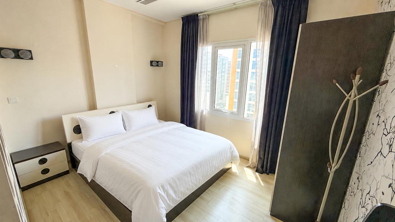 One-Bedroom Apartment with Pool and Gym