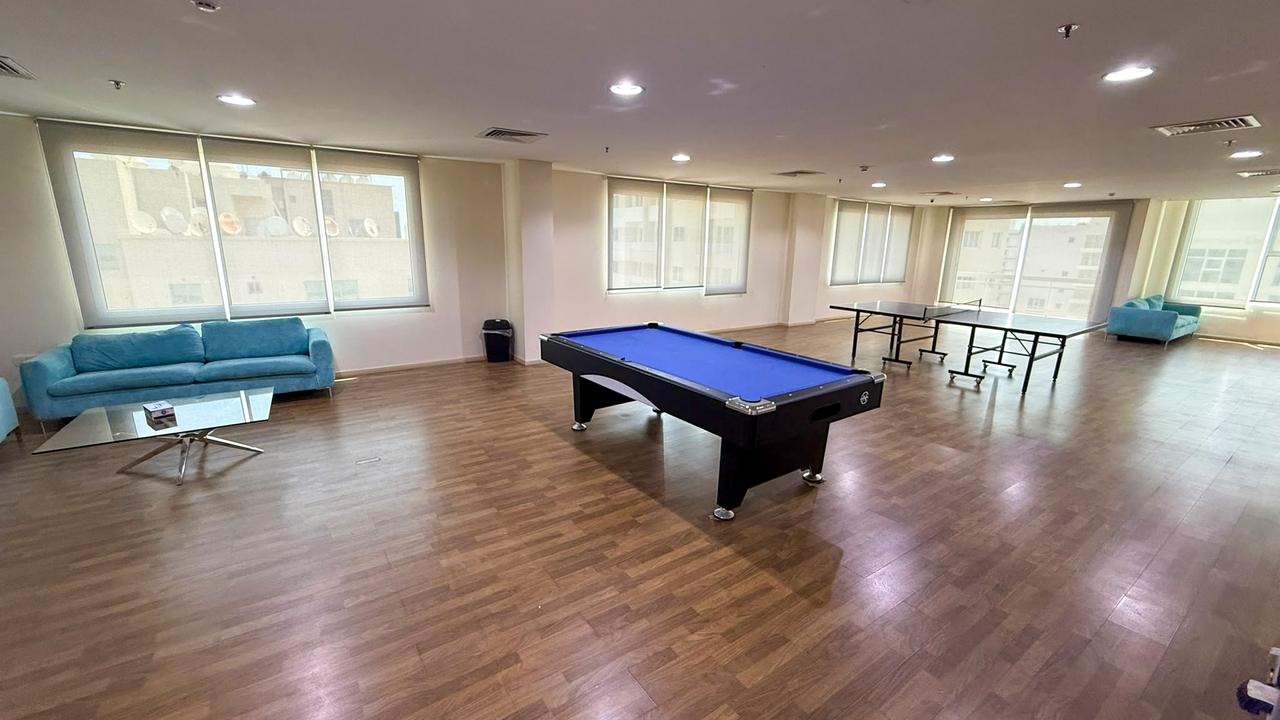 One-Bedroom Apartment with Pool and Gym