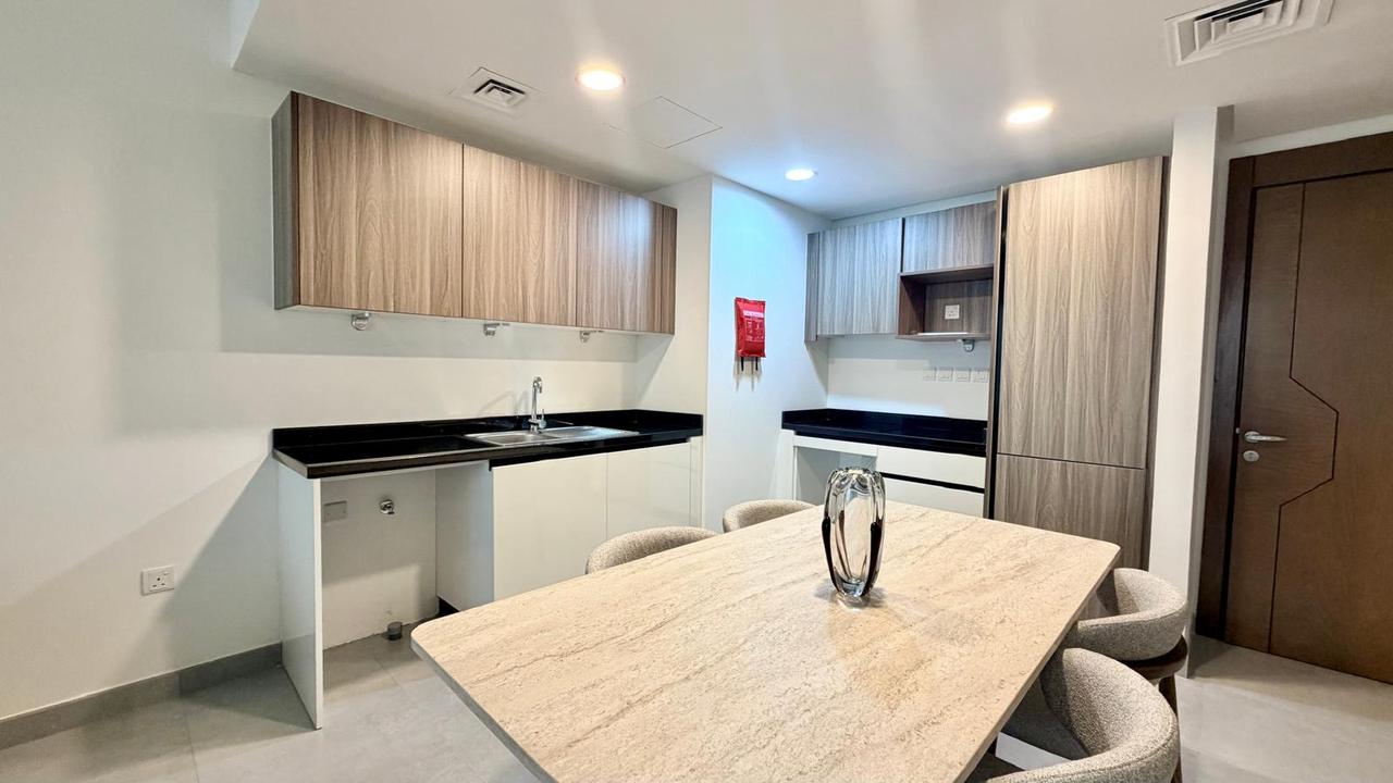 One-Bedroom Apartment, 94 sqm, Two Bathrooms