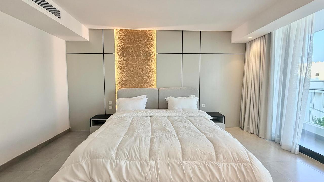 One-Bedroom Apartment, 94 sqm, Two Bathrooms