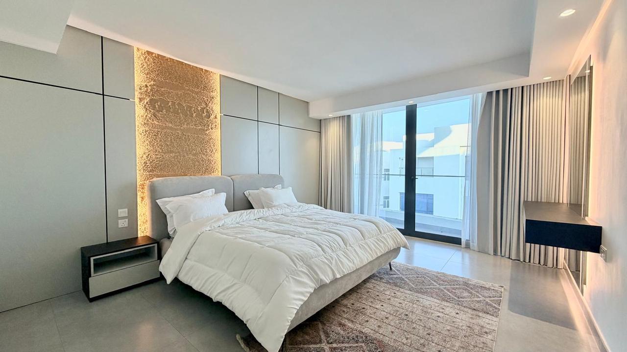 One-Bedroom Apartment, 94 sqm, Two Bathrooms