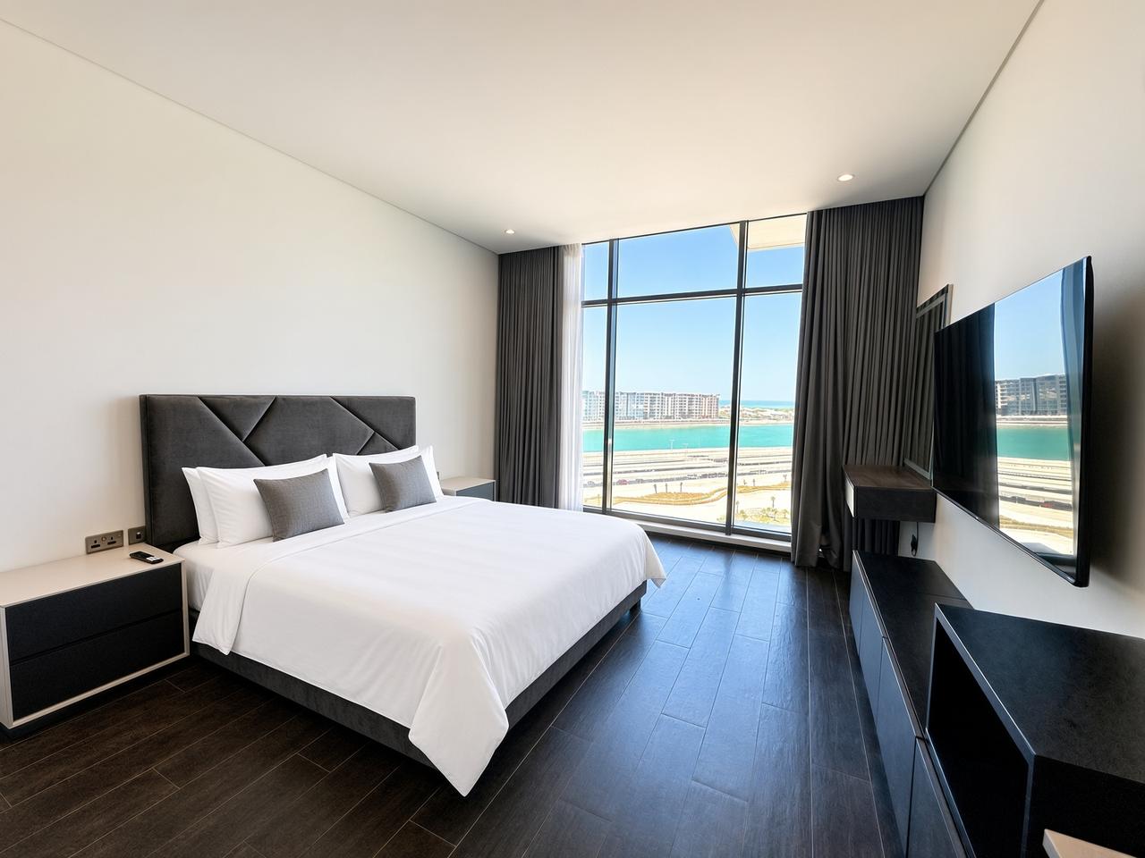 2-Bedroom Flat with Water Views and Pool