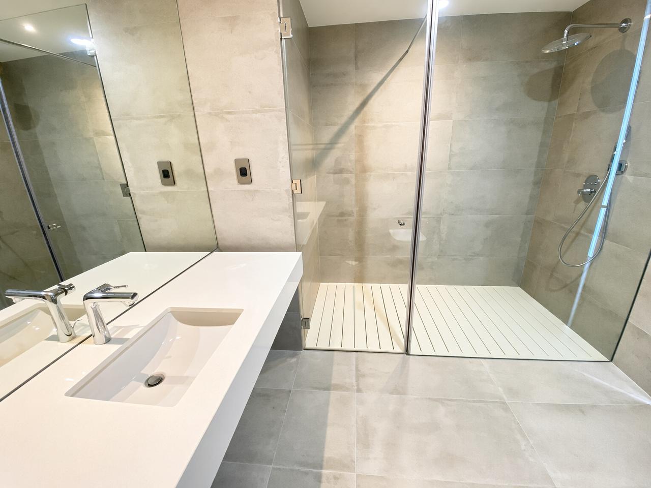 2-Bedroom Flat with Water Views and Pool