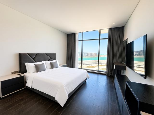 2-Bedroom Flat with Water Views and Pool