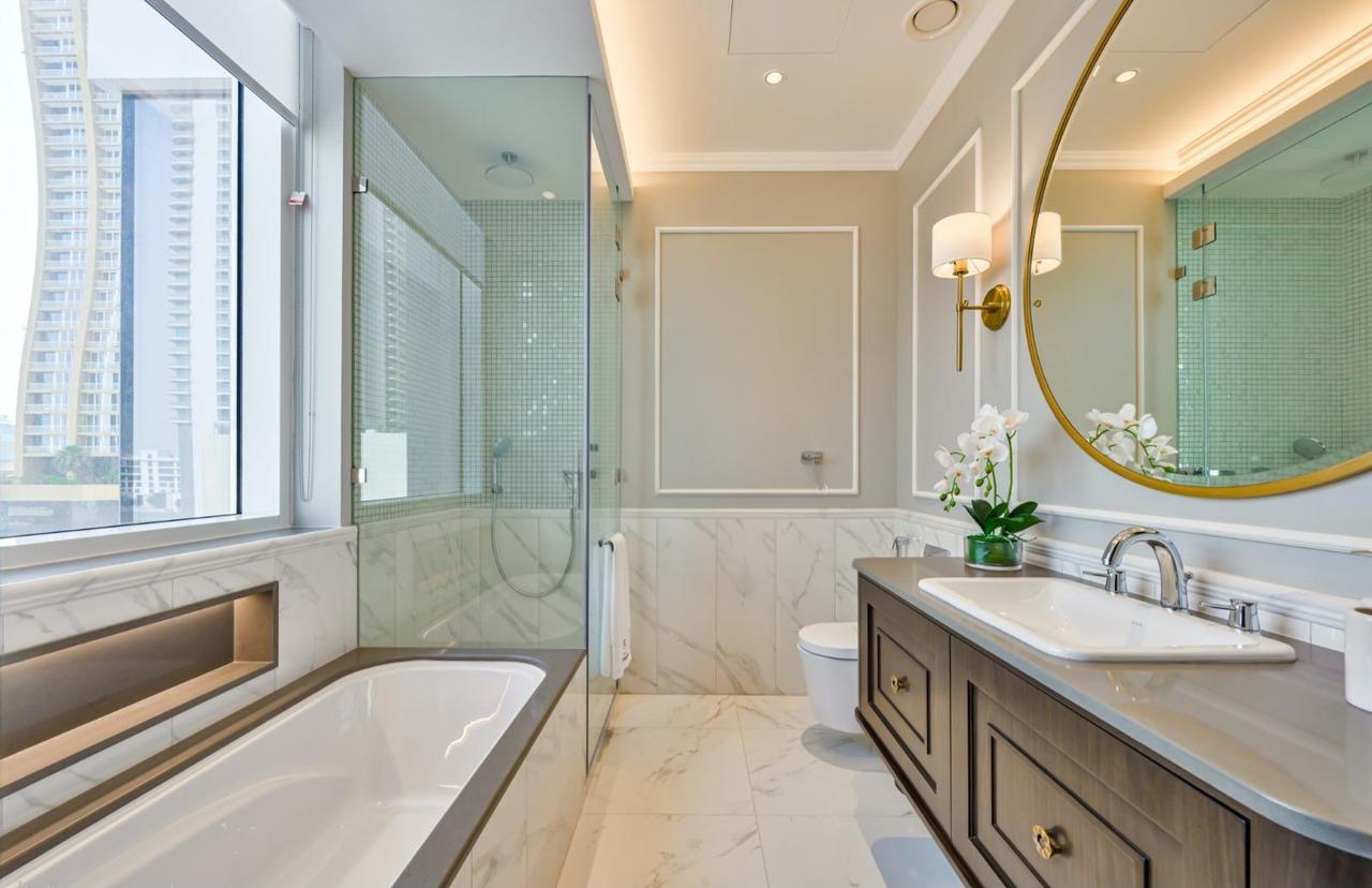 Two-Bedroom Apartment with Three Bathrooms and Water View