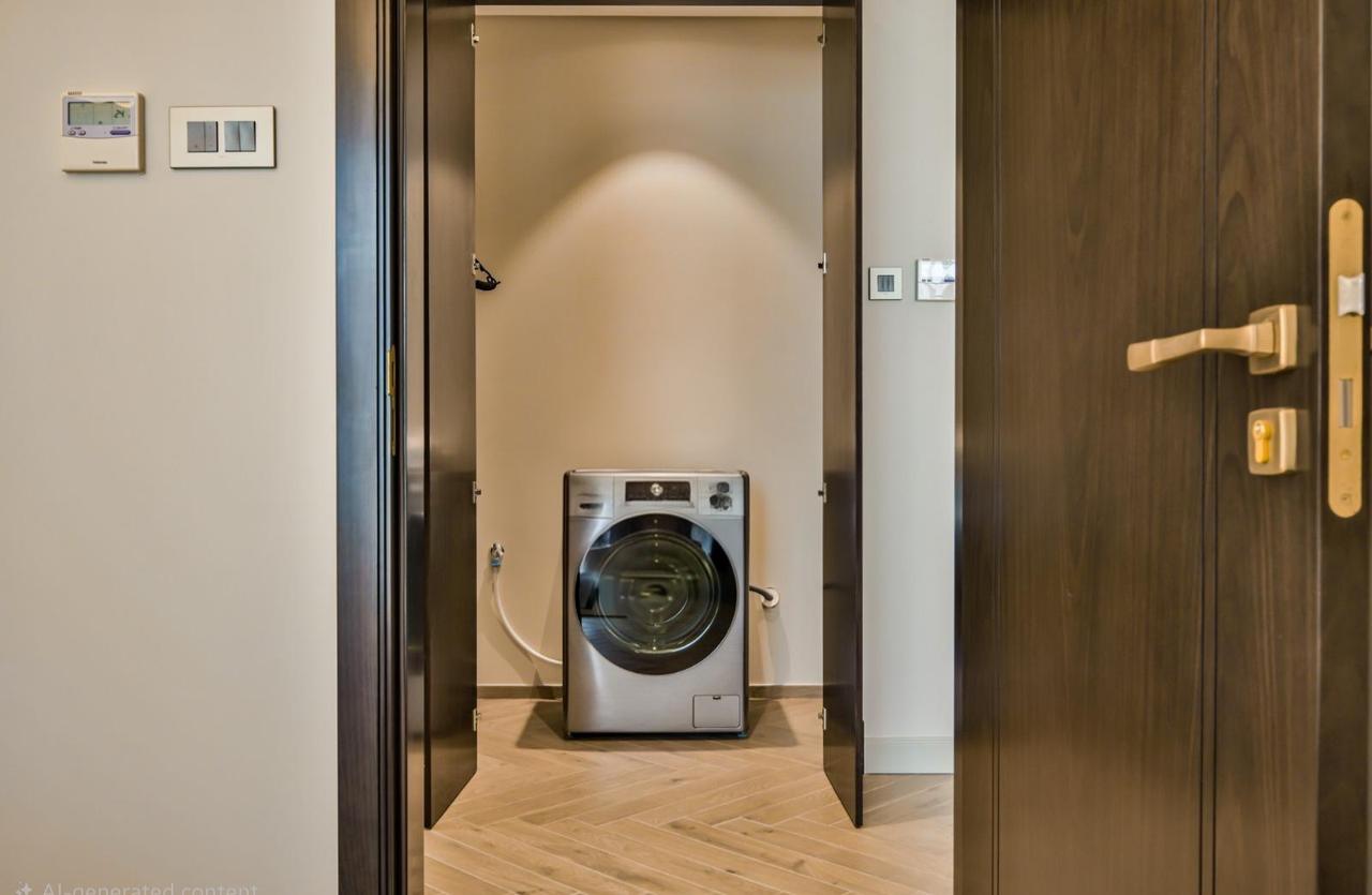 Two-Bedroom Apartment with Three Bathrooms and Water View