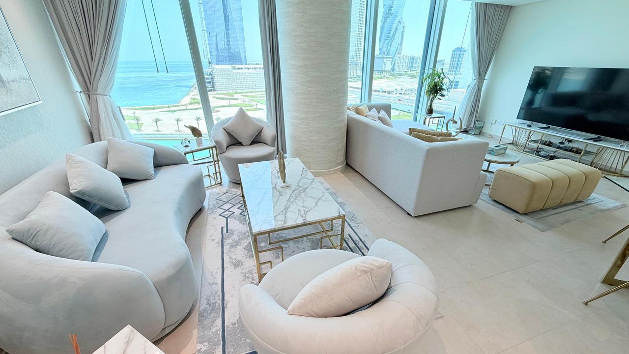 Two-Bedroom Apartment with Private Jacuzzi Access