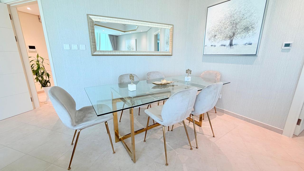 Two-Bedroom Apartment with Private Jacuzzi Access