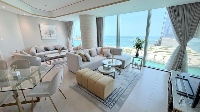 Two-Bedroom Apartment with Private Jacuzzi Access