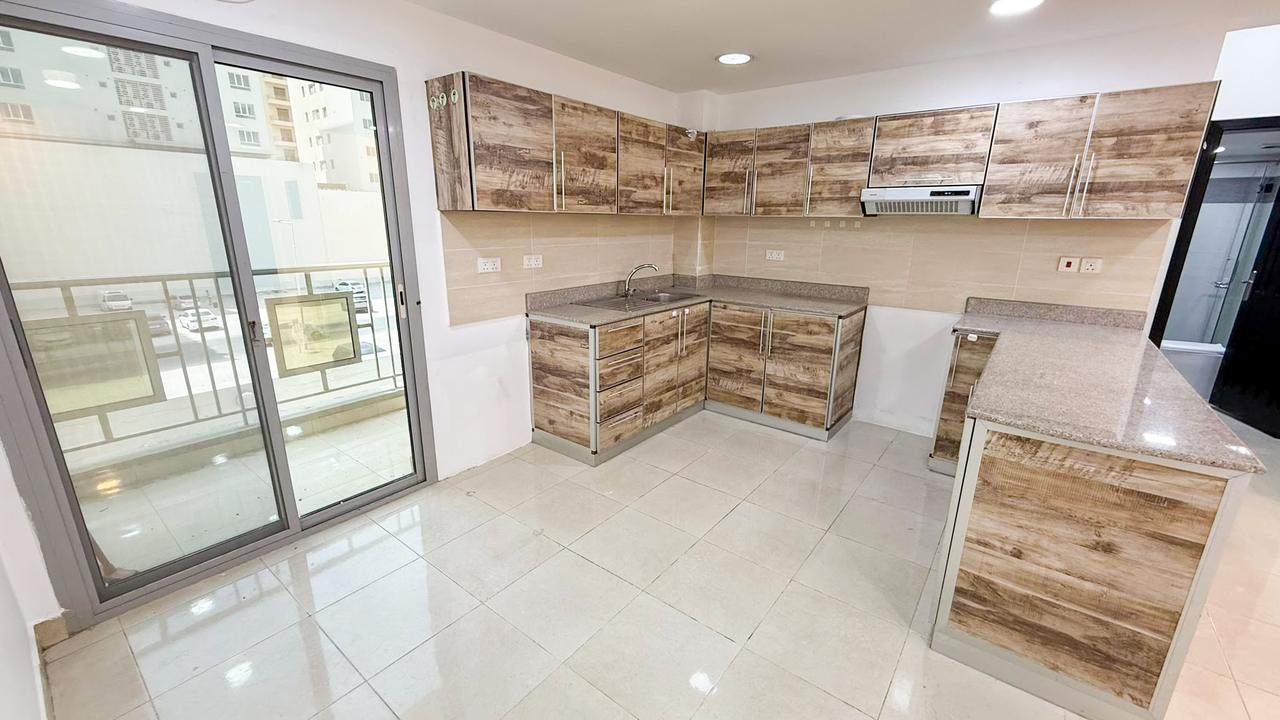 3 Bedroom Apartment with Pool and Gym