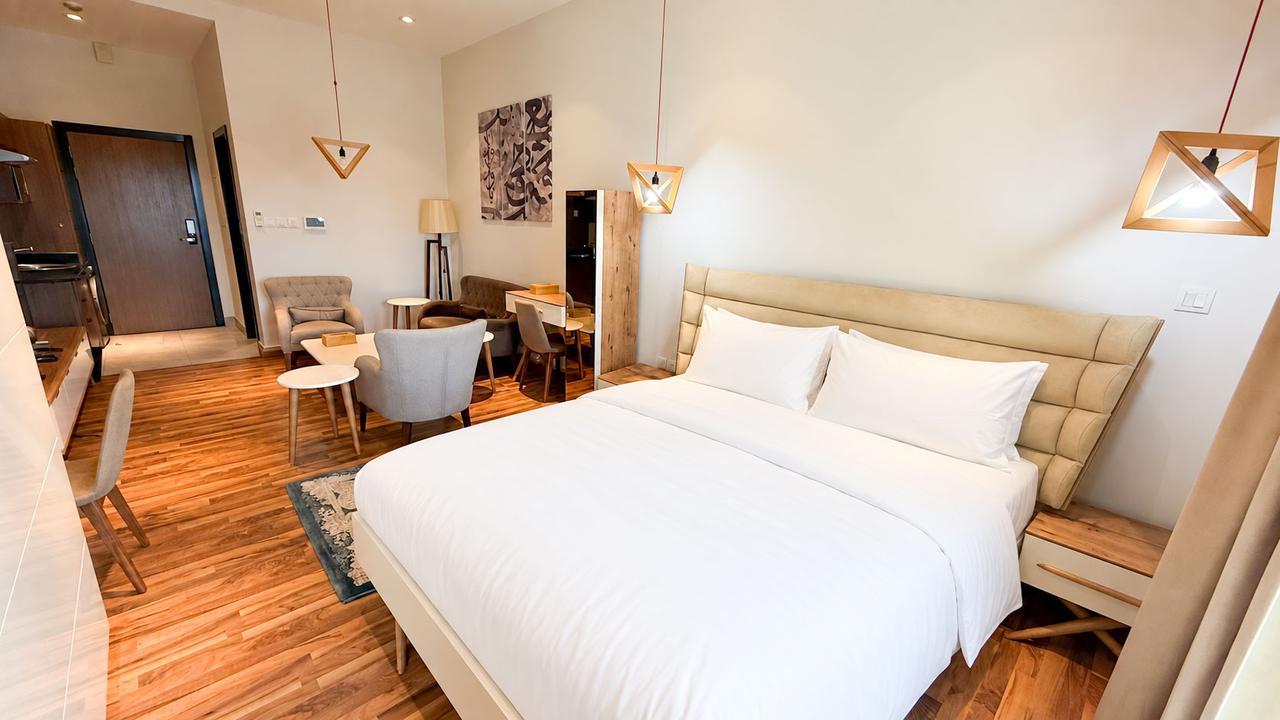 One-Bedroom Apartment with Pool and Gym Access