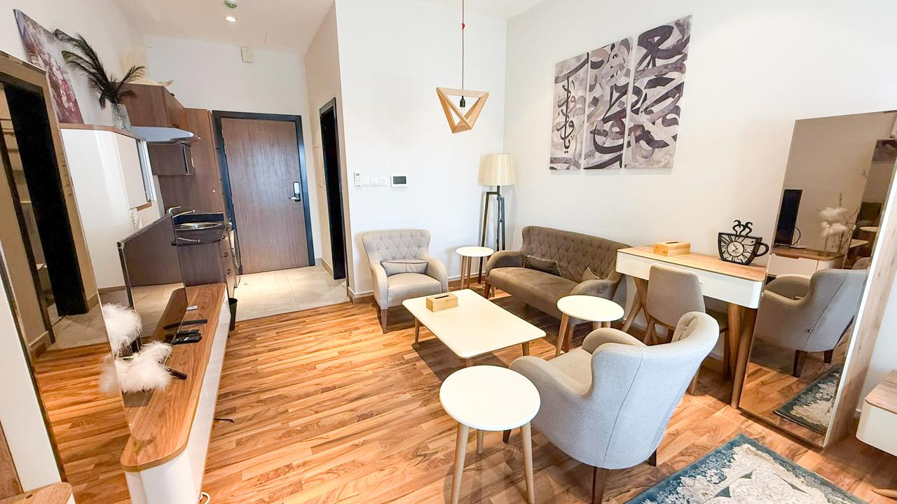 One-Bedroom Apartment with Pool and Gym Access
