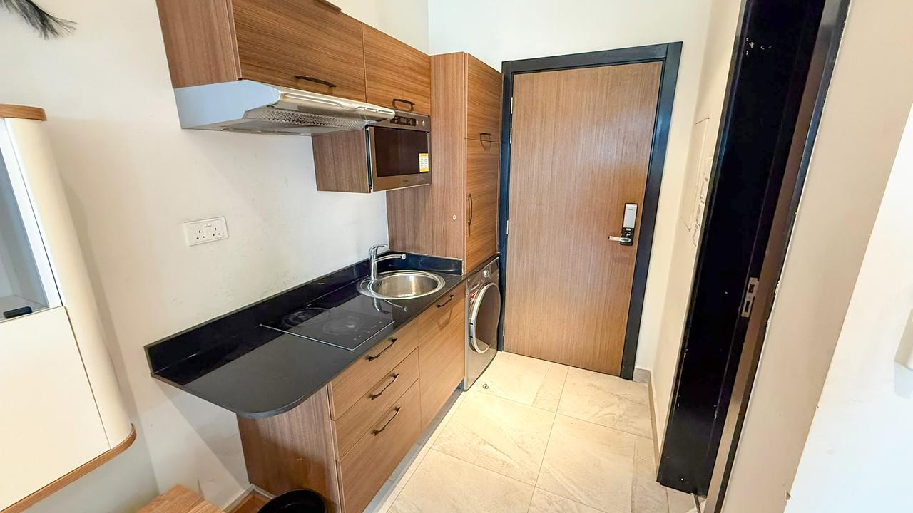 One-Bedroom Apartment with Pool and Gym Access