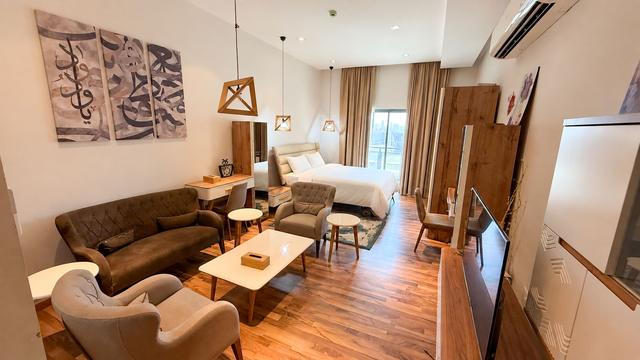 One-Bedroom Apartment with Pool and Gym Access