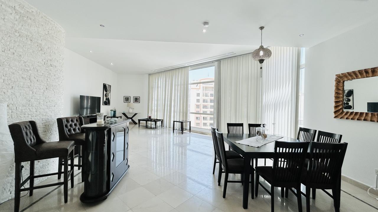 2-Bedroom Apartment with Pool and Gym