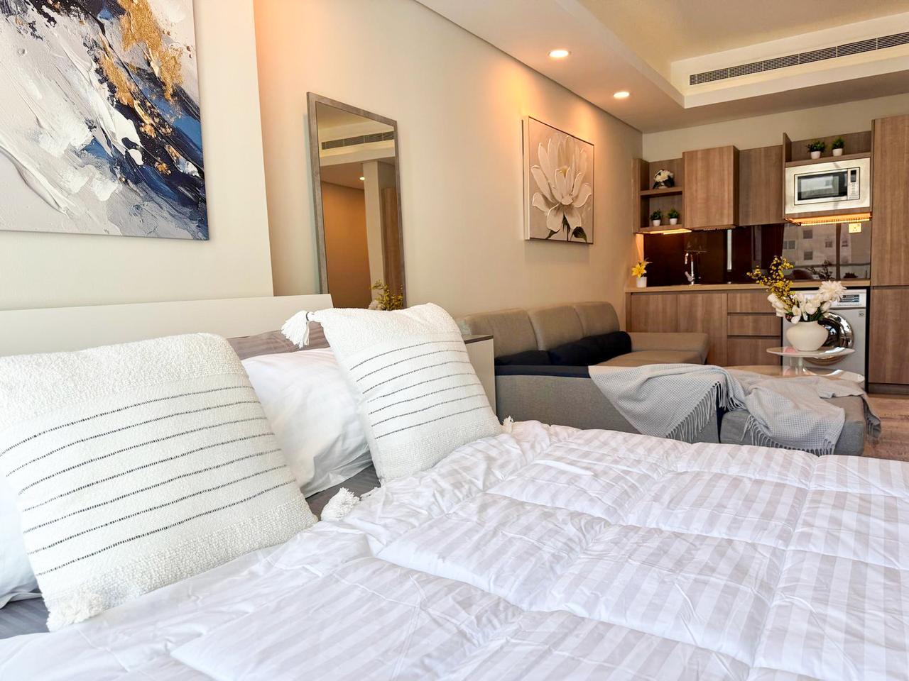 One-Bedroom Apartment, Fully Furnished, Pool Access