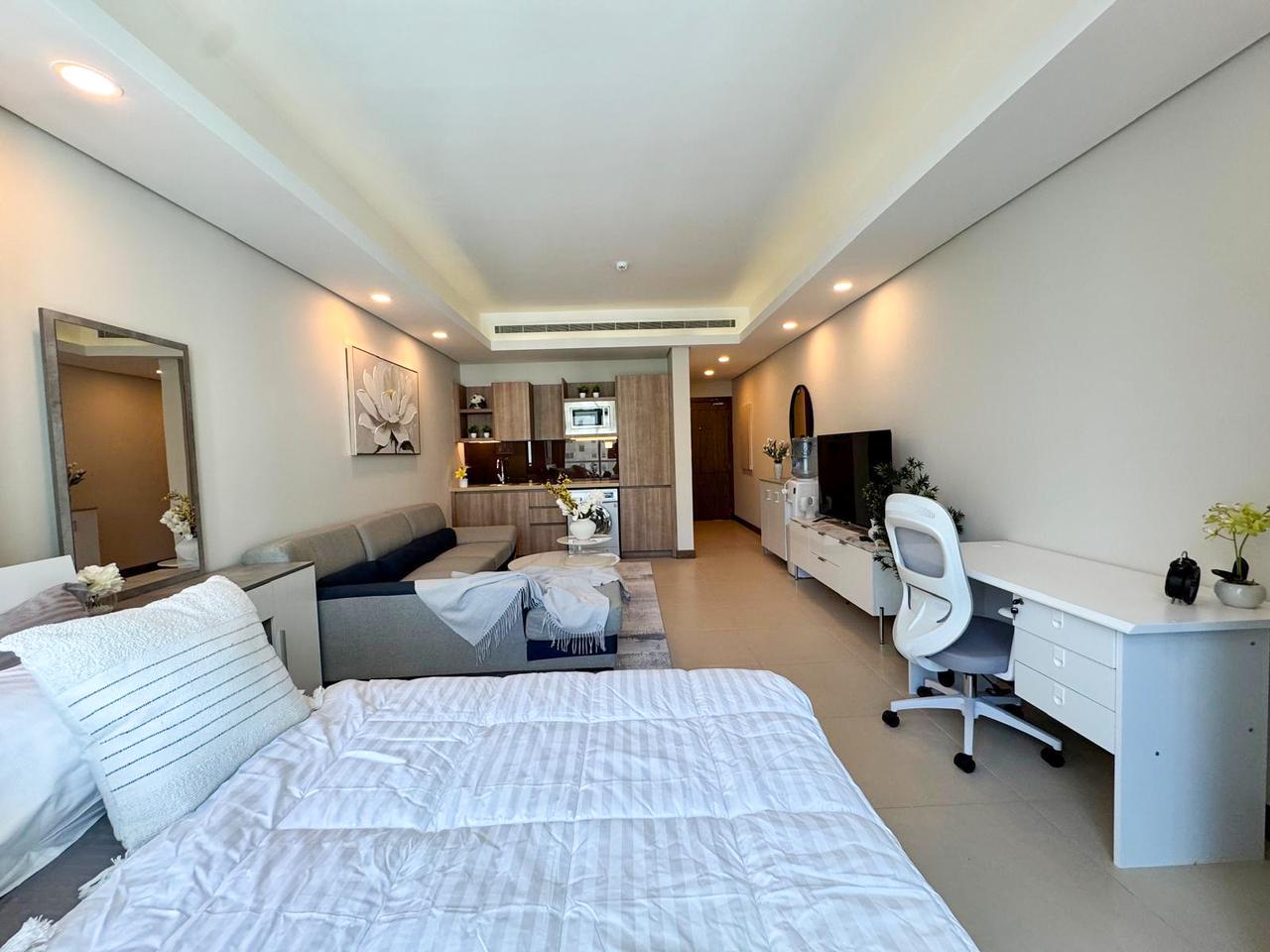 One-Bedroom Apartment, Fully Furnished, Pool Access