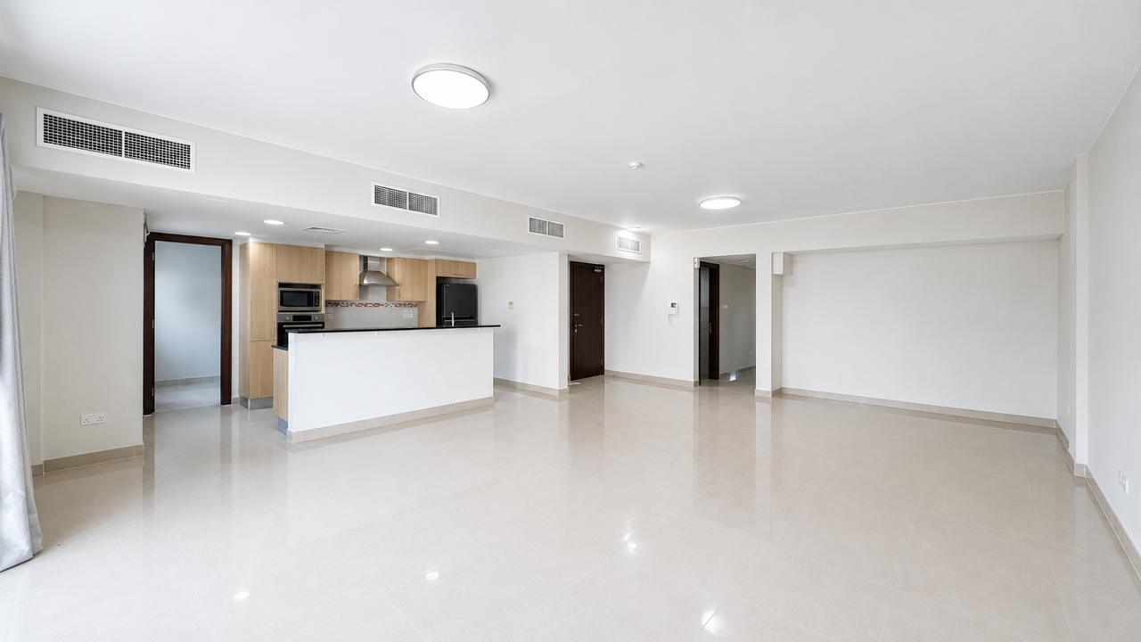 Three Bedroom Apartment with Private Garden