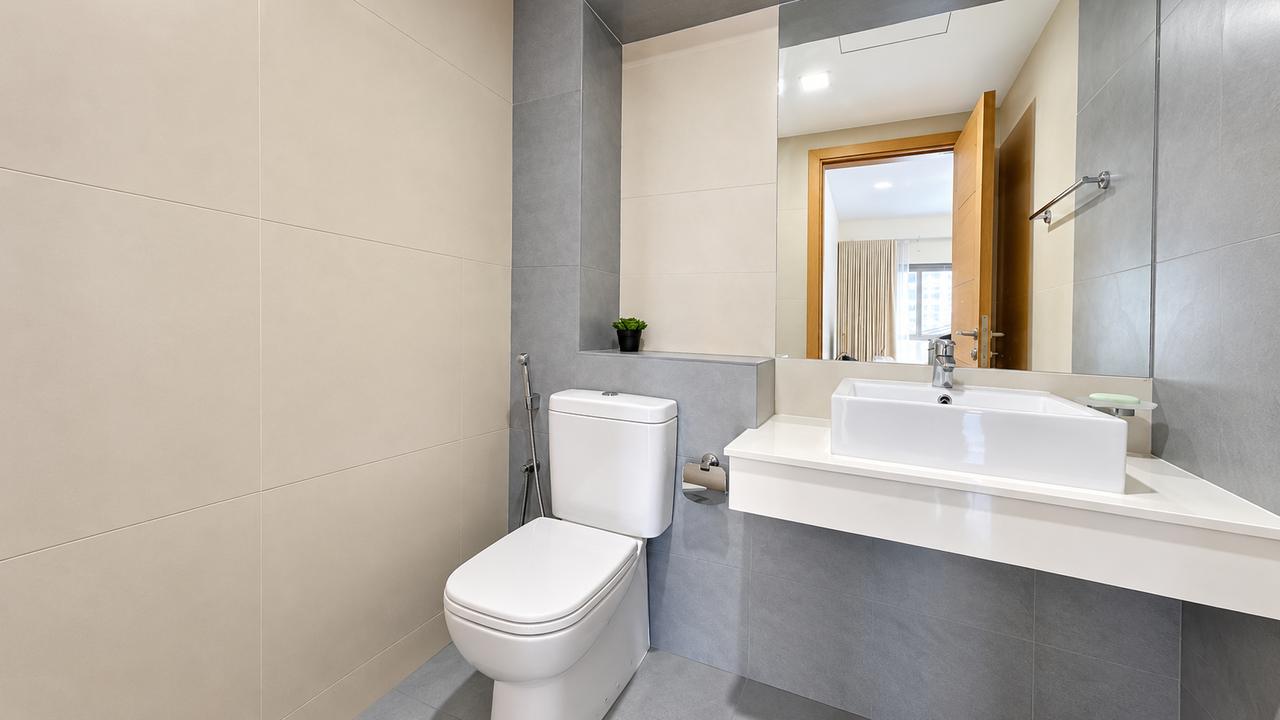 One Bedroom Apartment with Two Bathrooms
