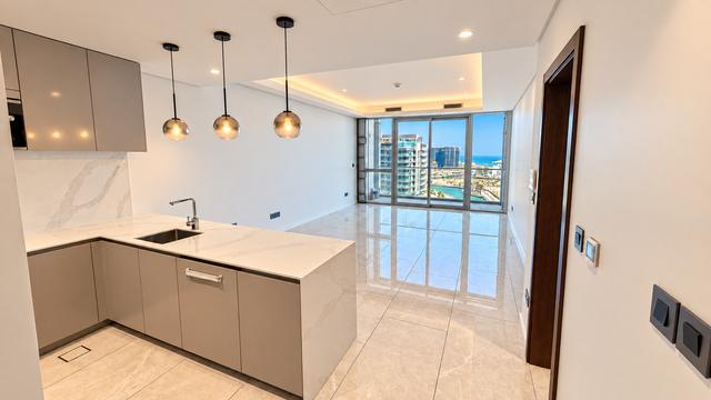2 Bedroom Apartment with Water Views