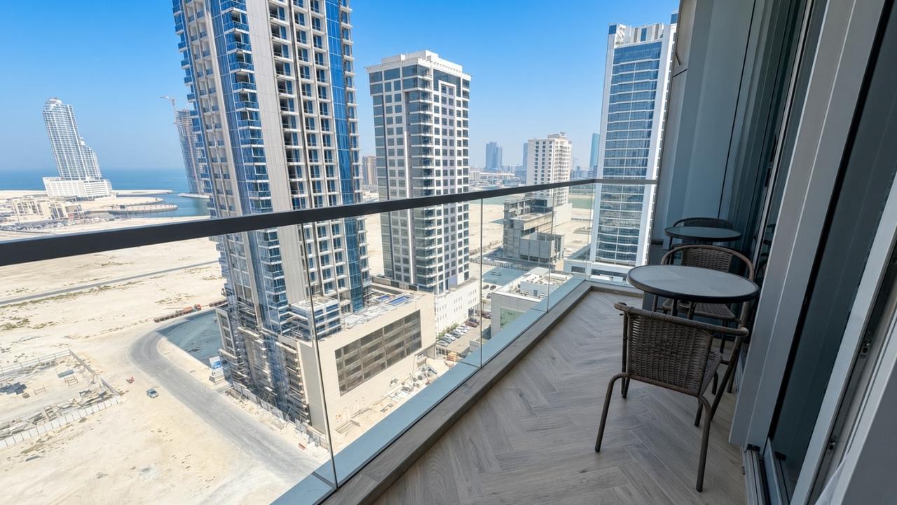 One-Bedroom Apartment with Dual Bathrooms