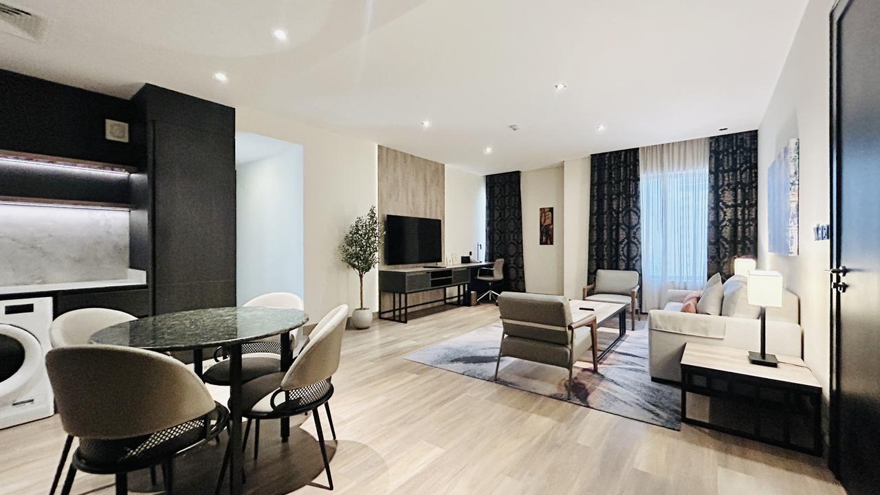 One-Bedroom Apartment with Pool and Gym Access