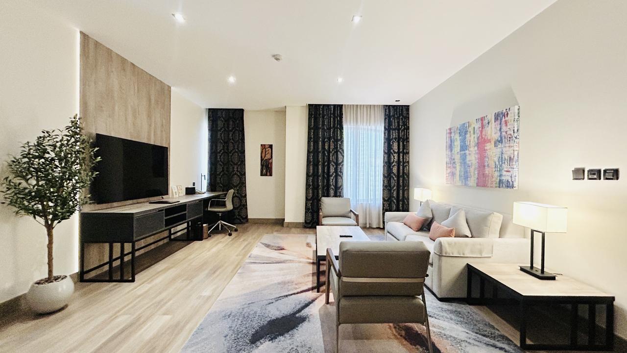 One-Bedroom Apartment with Pool and Gym Access