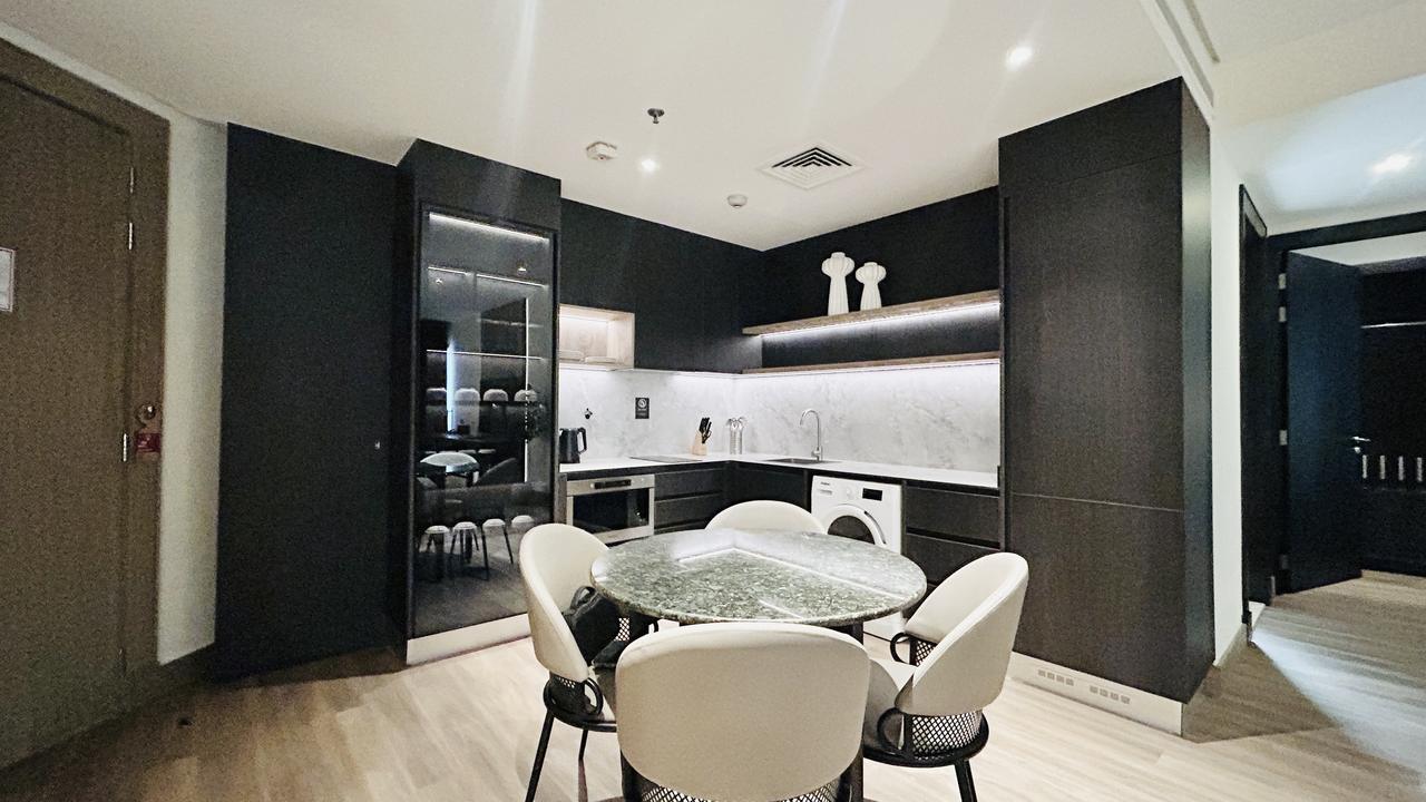 One-Bedroom Apartment with Pool and Gym Access