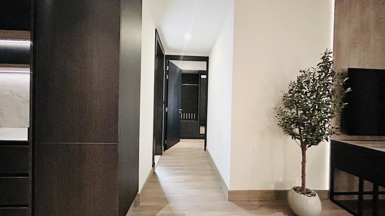 One-Bedroom Apartment with Pool and Gym Access
