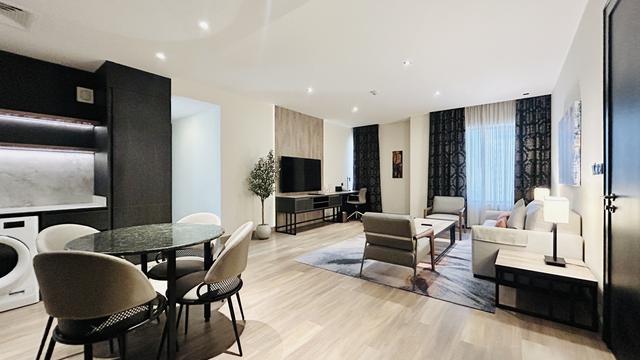 One-Bedroom Apartment with Pool and Gym Access