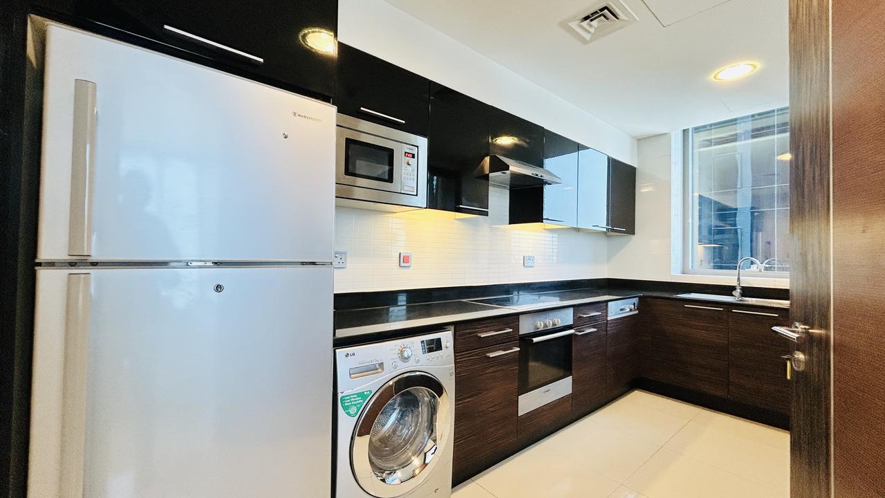 Three-Bedroom Apartment with Shared Pool and Gym