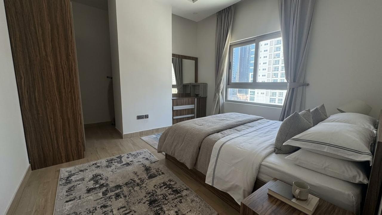 One-Bedroom Apartment with Water Views