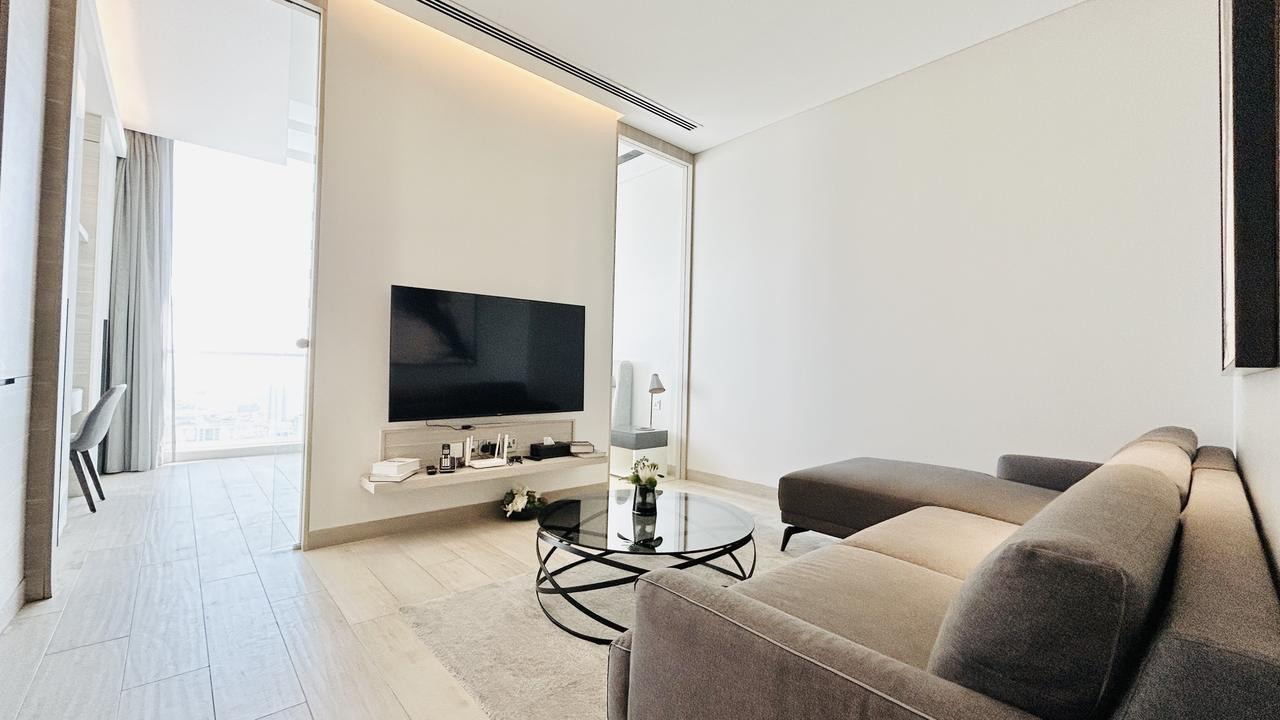 One-Bedroom Apartment with Shared Pool and Gym