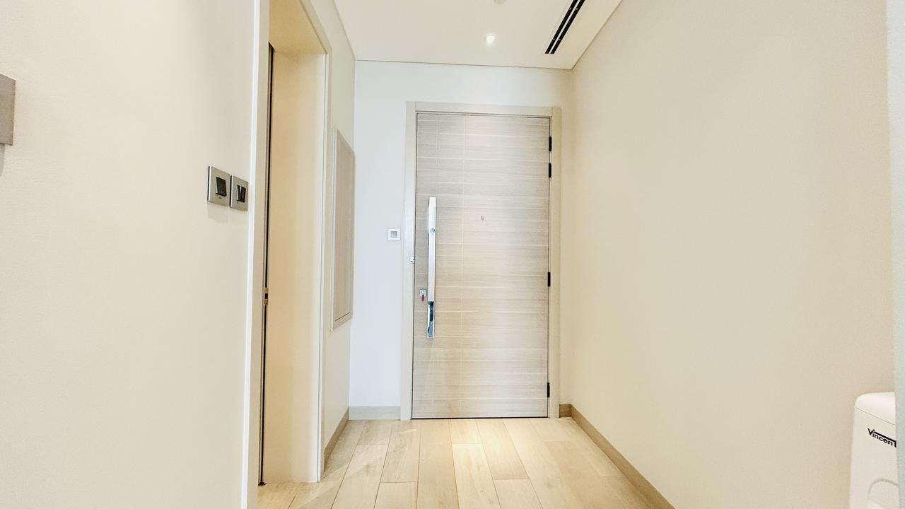 One-Bedroom Apartment with Shared Pool and Gym