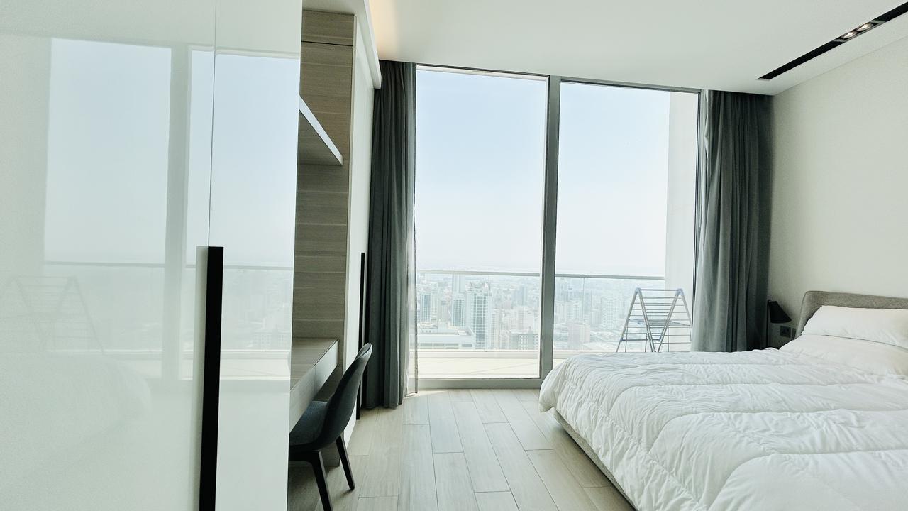 One-Bedroom Apartment with Shared Pool and Gym
